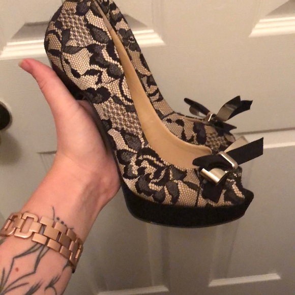 Heels - Picture 2 of 4